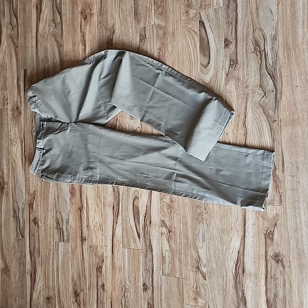 Annika Cutter & Buck size 8 performance pants